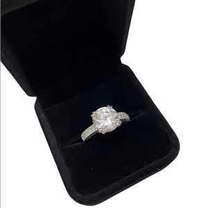 925 Sterling Silver Cubic Zirconia Ring Size 6